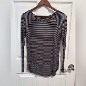 American Eagle Soft & Sexy Long Sleeve Shirt